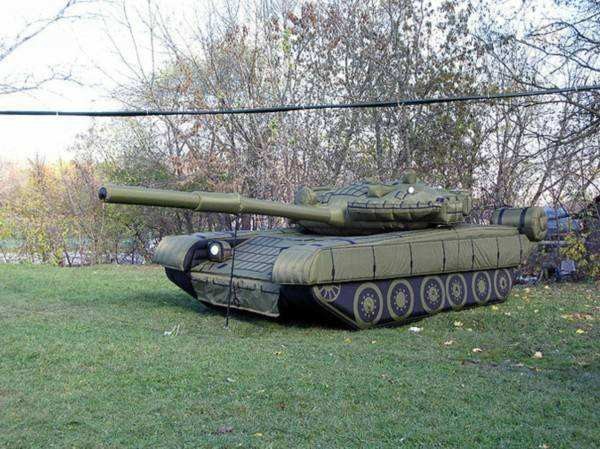 库尔勒陆地军事假目标坦克